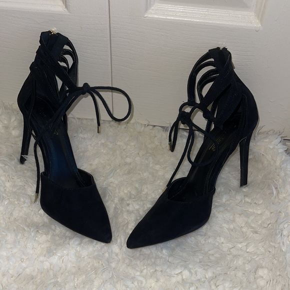 Black heels with laces - Picture 2 of 4